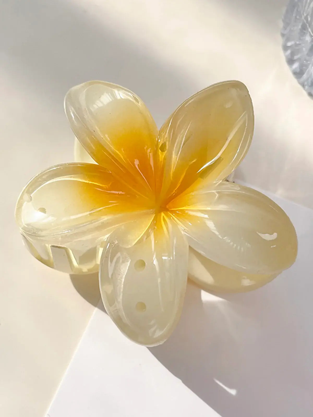 Brooklyn | Glossy Flower Hairclip