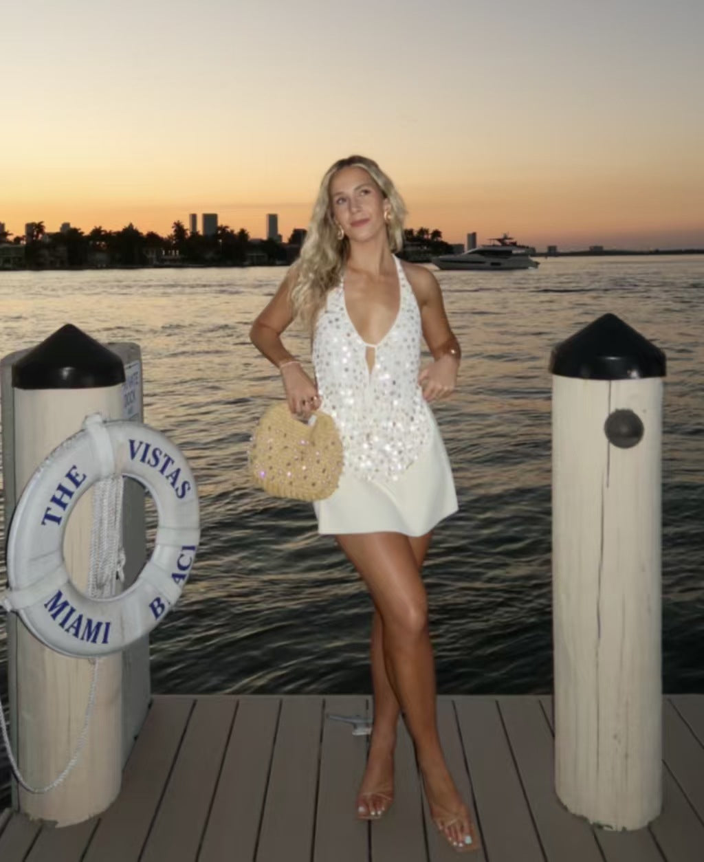 Della | Sleeveless Neck Halter Top